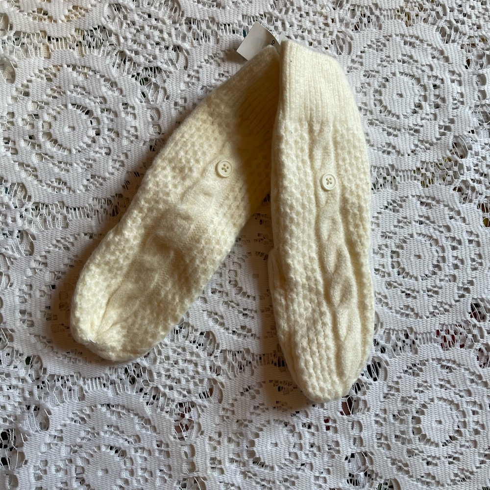 Old Navy Cream Knit Mittens